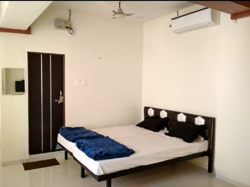 Hotel Vaibhav | Deluxe AC Room